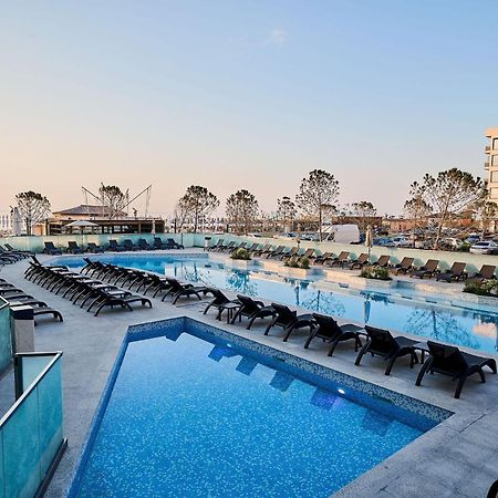 Newvision Apartment In Infinity Beach Resort - Parking Mamaia Exteriér fotografie