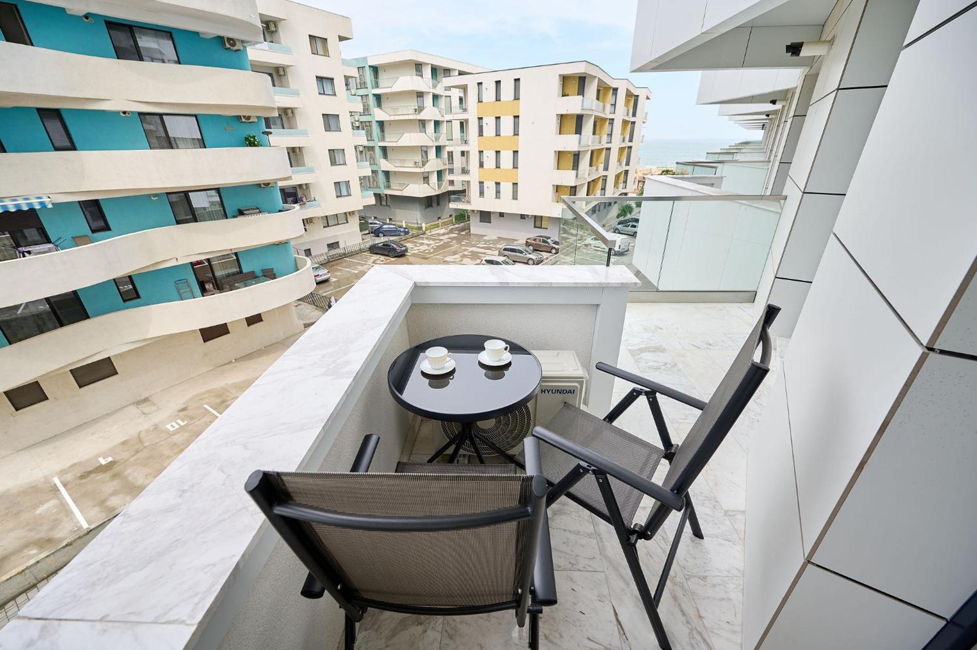 Newvision Apartment In Infinity Beach Resort - Parking Mamaia Exteriér fotografie